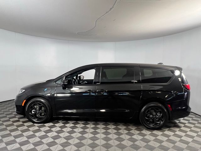 2022 Chrysler Pacifica Hybrid Touring L