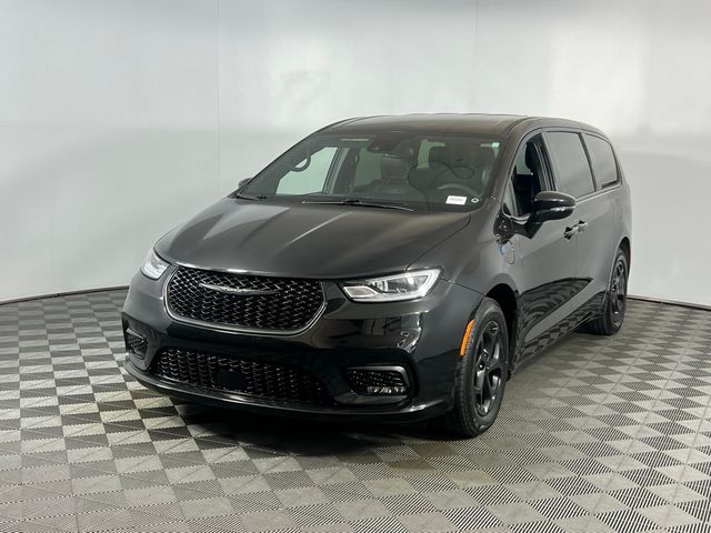 2022 Chrysler Pacifica Hybrid Touring L