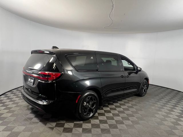 2022 Chrysler Pacifica Hybrid Touring L