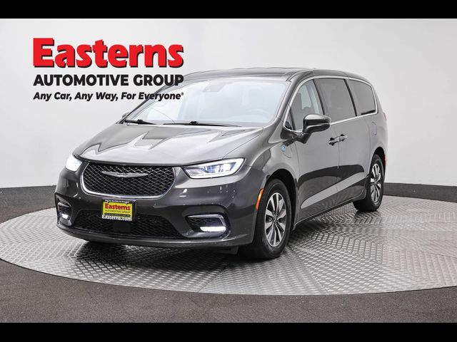 2022 Chrysler Pacifica Hybrid Touring L