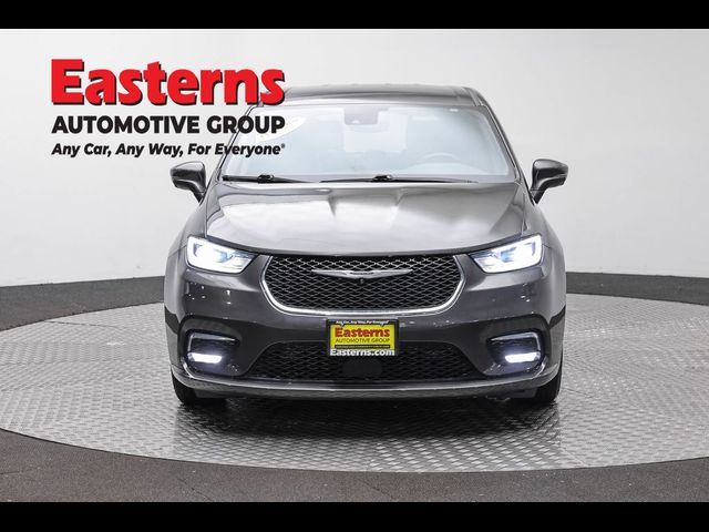 2022 Chrysler Pacifica Hybrid Touring L