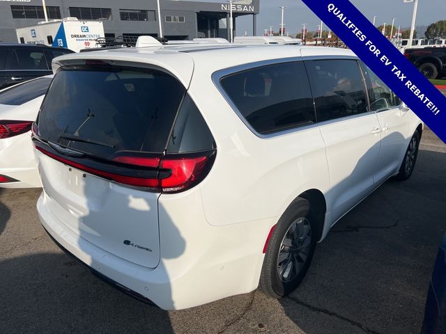 2022 Chrysler Pacifica Hybrid Touring L