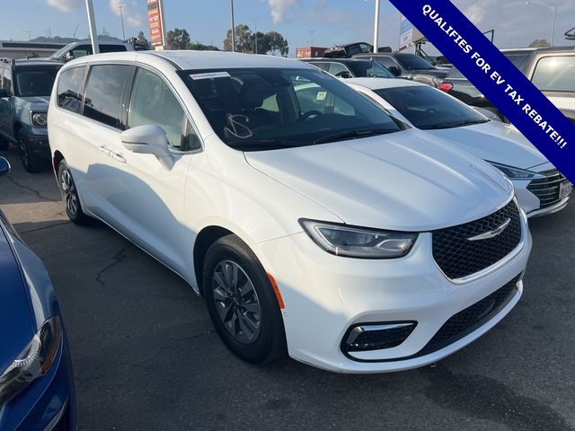 2022 Chrysler Pacifica Hybrid Touring L