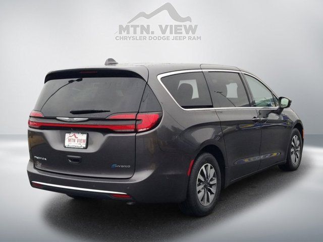 2022 Chrysler Pacifica Hybrid Touring L