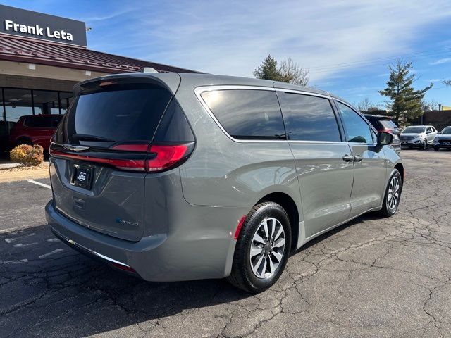 2022 Chrysler Pacifica Hybrid Touring L