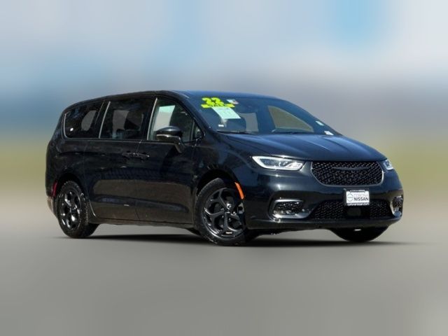 2022 Chrysler Pacifica Hybrid Touring L