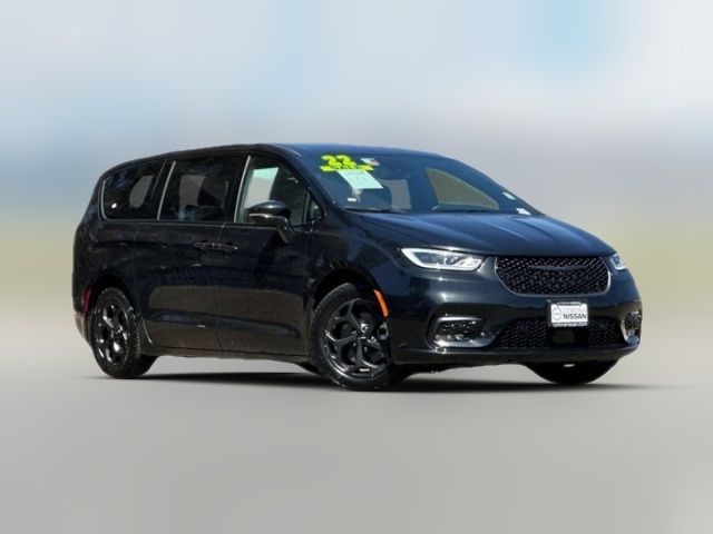 2022 Chrysler Pacifica Hybrid Touring L