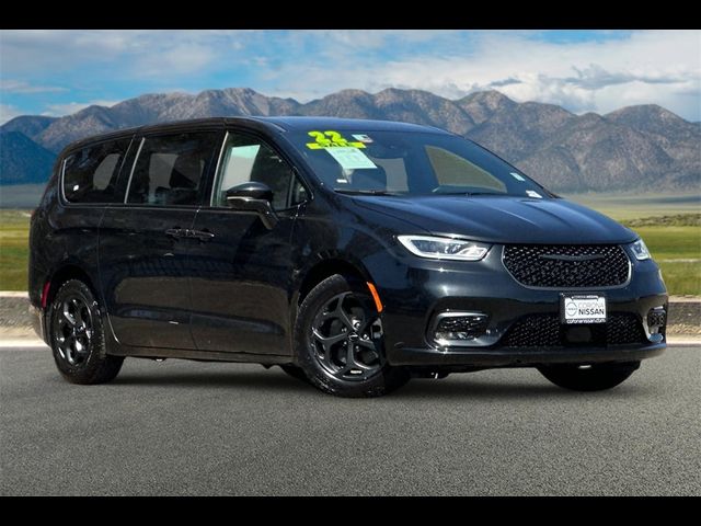 2022 Chrysler Pacifica Hybrid Touring L