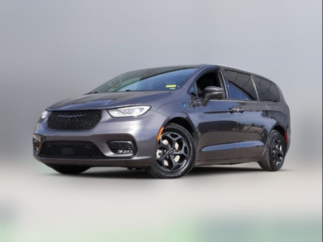 2022 Chrysler Pacifica Hybrid Touring L