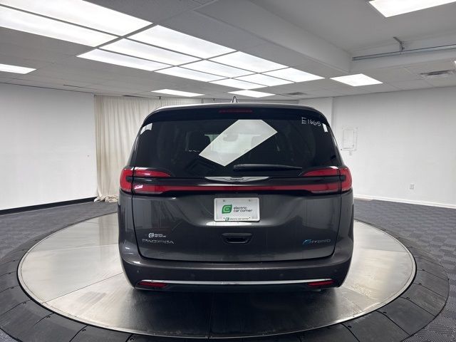 2022 Chrysler Pacifica Hybrid Touring L