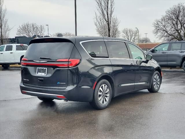 2022 Chrysler Pacifica Hybrid Touring L