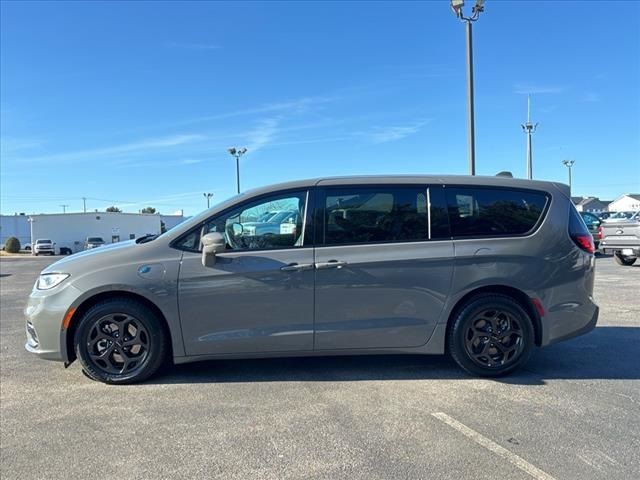 2022 Chrysler Pacifica Hybrid Touring L