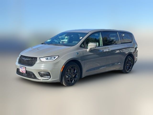 2022 Chrysler Pacifica Hybrid Touring L