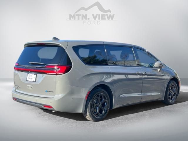 2022 Chrysler Pacifica Hybrid Touring L