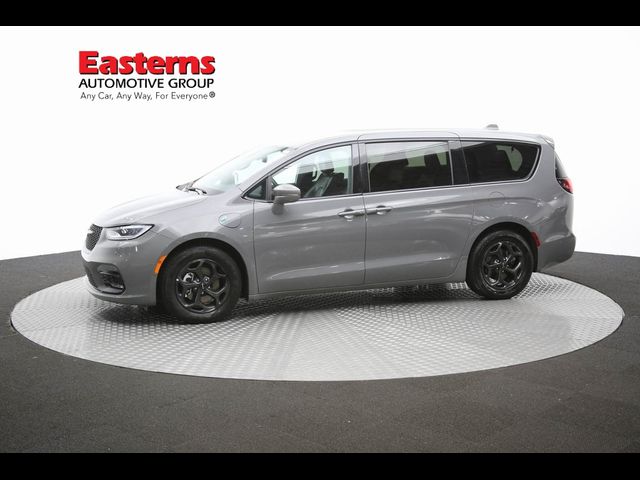 2022 Chrysler Pacifica Hybrid Touring L