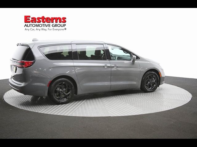 2022 Chrysler Pacifica Hybrid Touring L