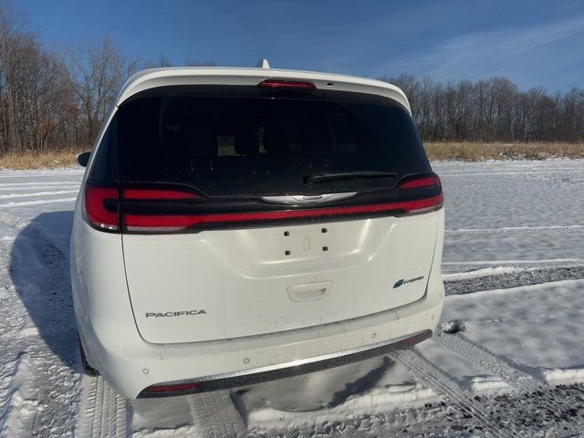 2022 Chrysler Pacifica Hybrid Touring L