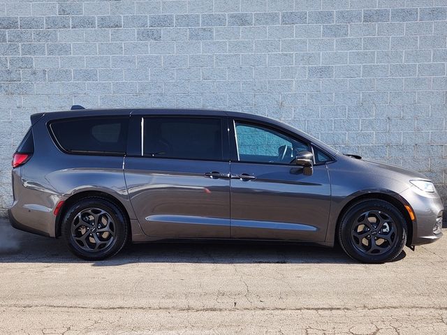 2022 Chrysler Pacifica Hybrid Touring L