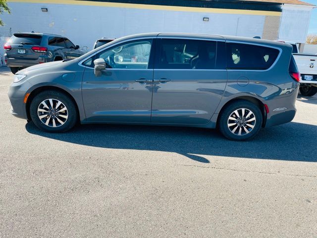 2022 Chrysler Pacifica Hybrid Touring L