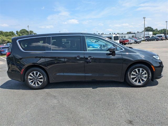 2022 Chrysler Pacifica Hybrid Touring L