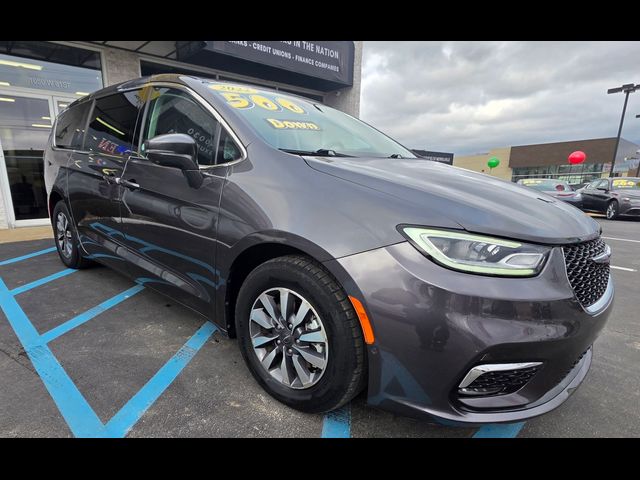 2022 Chrysler Pacifica Hybrid Touring L