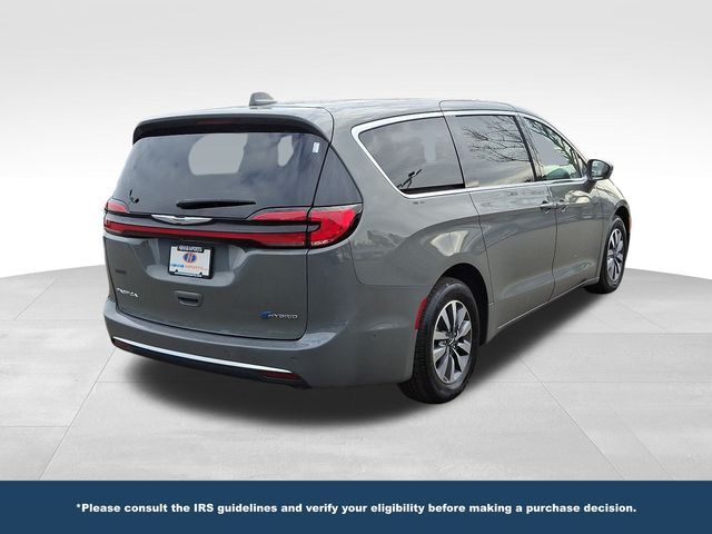 2022 Chrysler Pacifica Hybrid Touring L