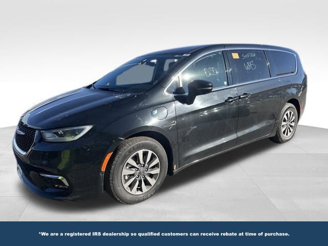 2022 Chrysler Pacifica Hybrid Touring L