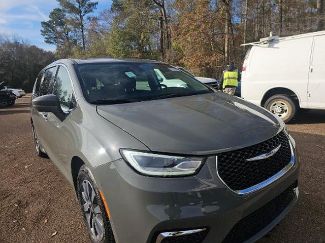 2022 Chrysler Pacifica Hybrid Touring L