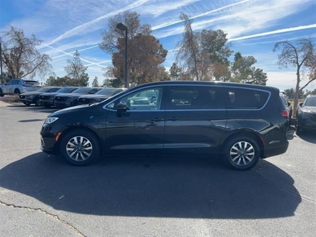 2022 Chrysler Pacifica Hybrid Touring L