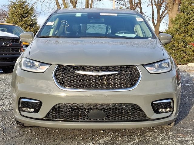 2022 Chrysler Pacifica Hybrid Touring L