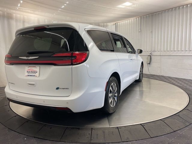 2022 Chrysler Pacifica Hybrid Touring L