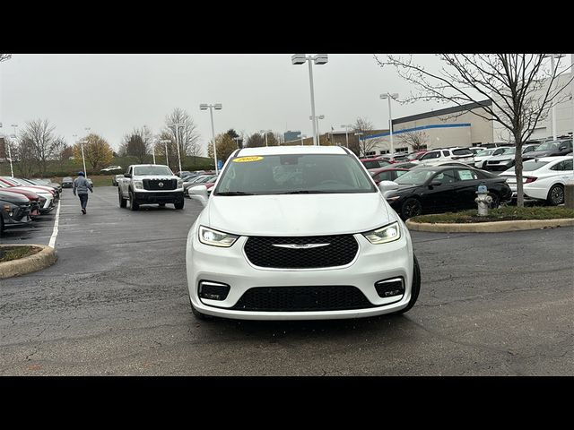 2022 Chrysler Pacifica Hybrid Touring L