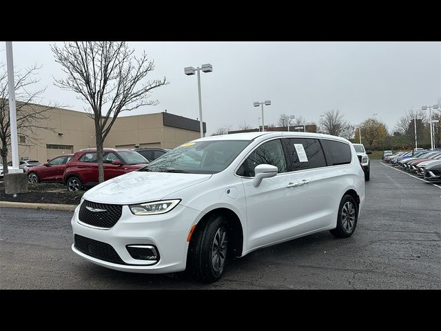 2022 Chrysler Pacifica Hybrid Touring L