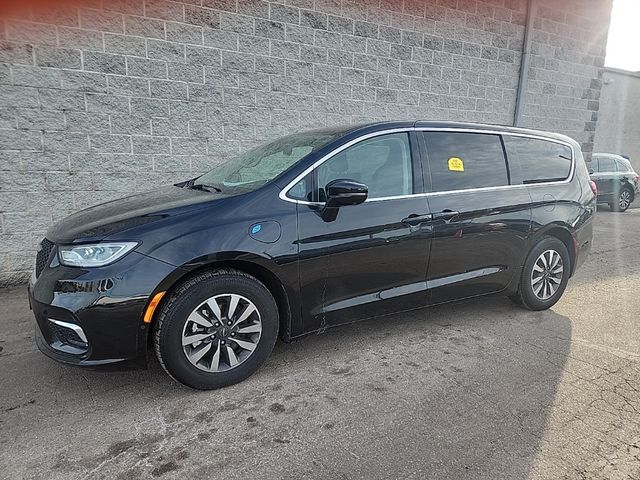 2022 Chrysler Pacifica Hybrid Touring L