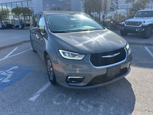 2022 Chrysler Pacifica Hybrid Touring L