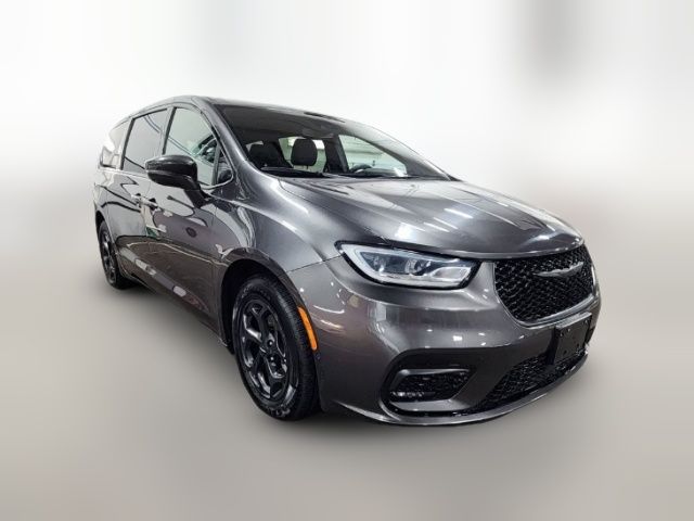 2022 Chrysler Pacifica Hybrid Touring L