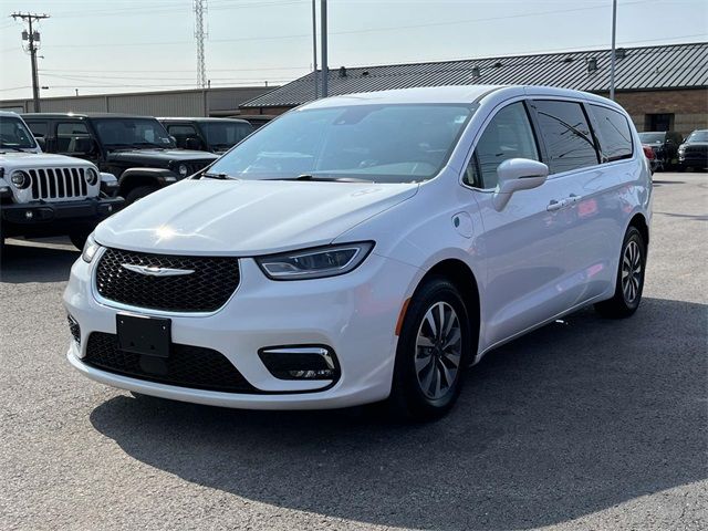 2022 Chrysler Pacifica Hybrid Touring L