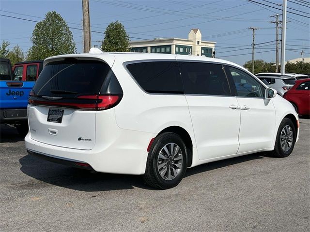 2022 Chrysler Pacifica Hybrid Touring L