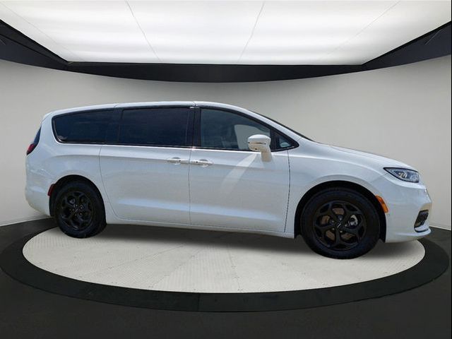 2022 Chrysler Pacifica Hybrid Touring L