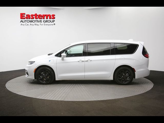 2022 Chrysler Pacifica Hybrid Touring L