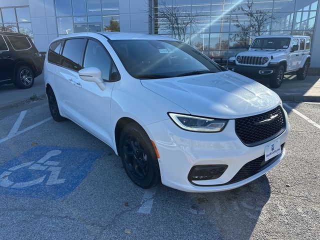 2022 Chrysler Pacifica Hybrid Touring L