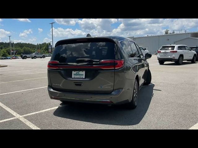 2022 Chrysler Pacifica Hybrid Touring L