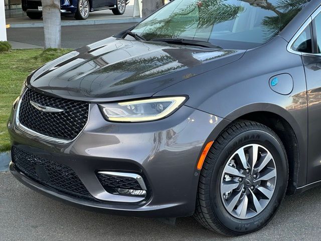 2022 Chrysler Pacifica Hybrid Touring L