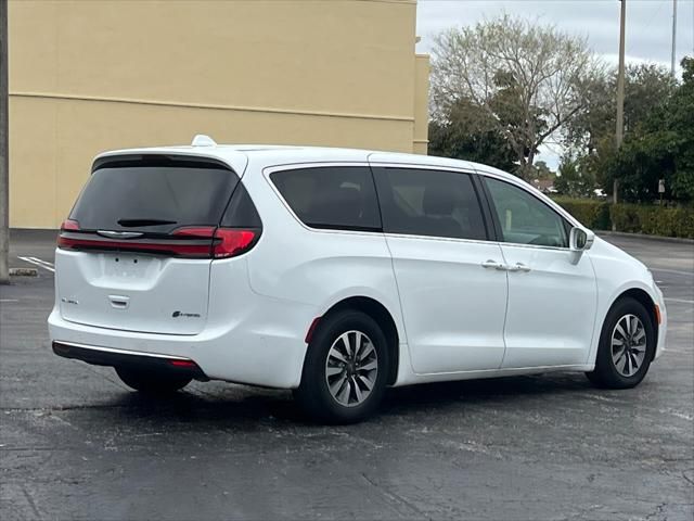 2022 Chrysler Pacifica Hybrid Touring L