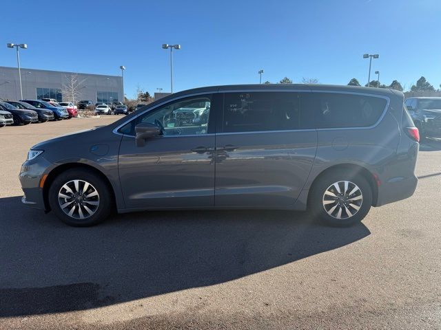 2022 Chrysler Pacifica Hybrid Touring L