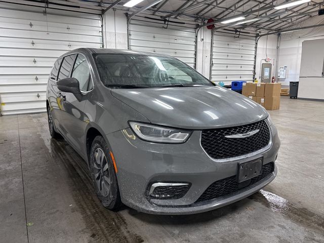 2022 Chrysler Pacifica Hybrid Touring L