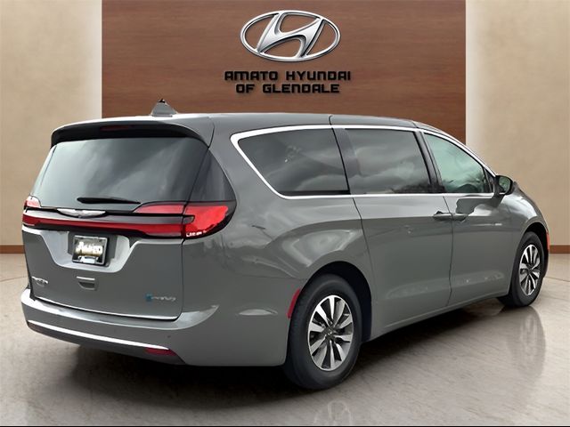 2022 Chrysler Pacifica Hybrid Touring L