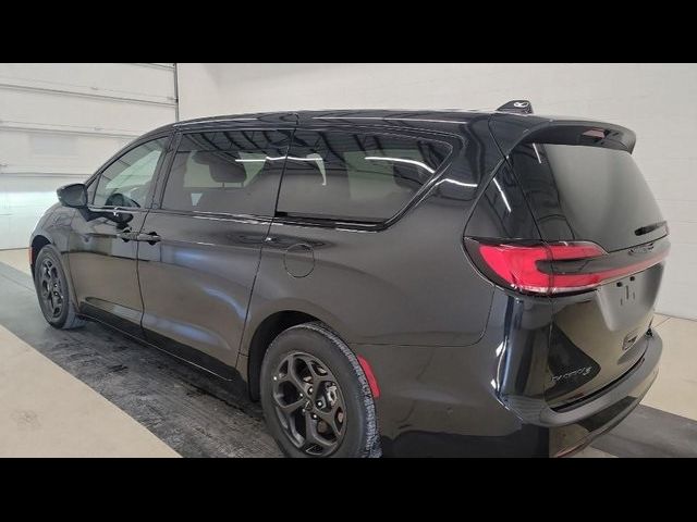 2022 Chrysler Pacifica Hybrid Touring L