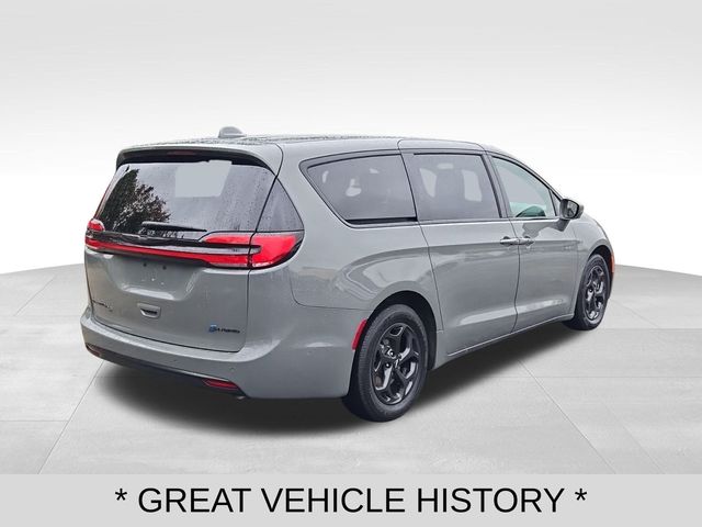 2022 Chrysler Pacifica Hybrid Touring L