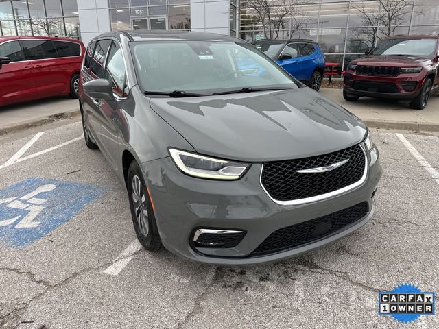 2022 Chrysler Pacifica Hybrid Touring L